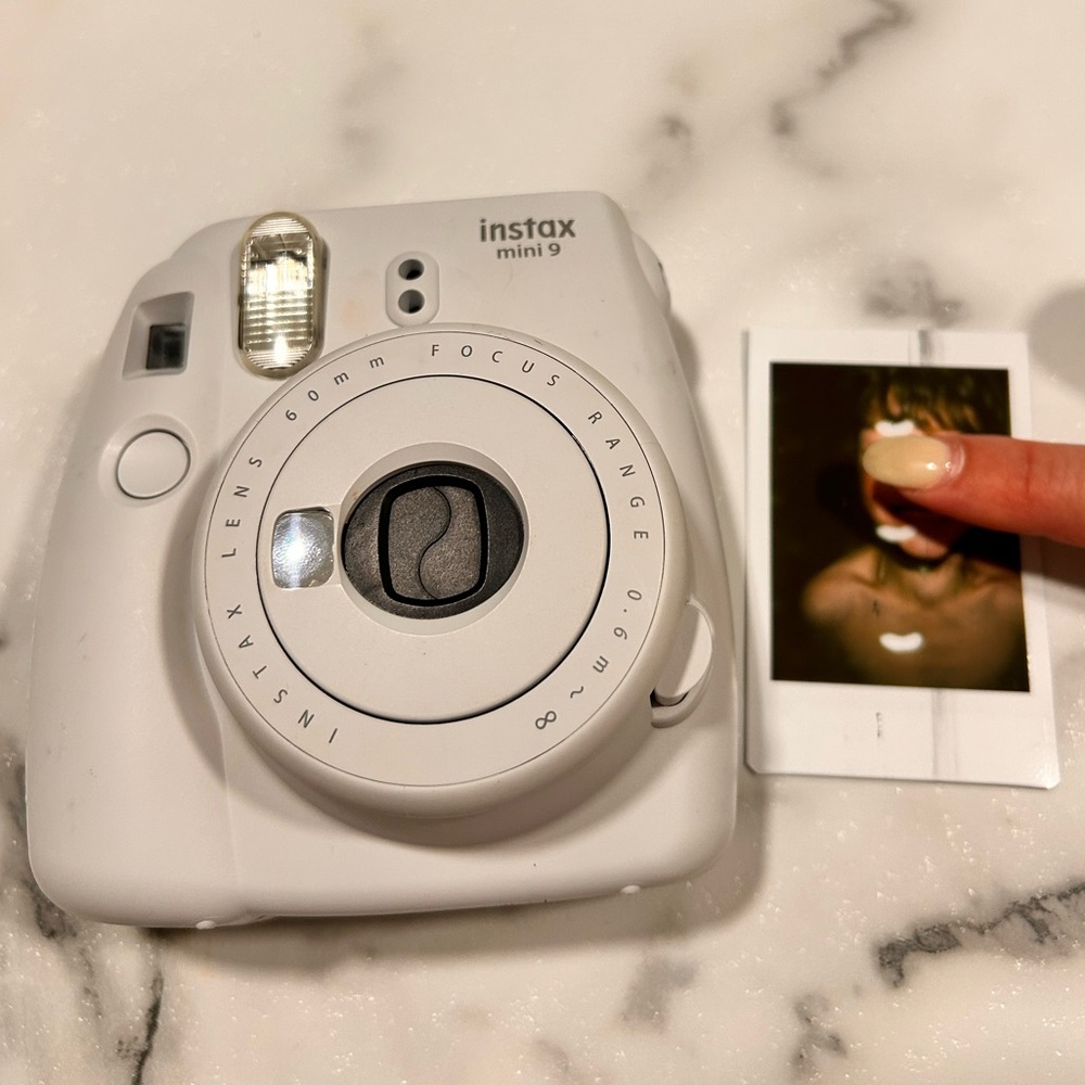 Instax Kids Mini 9 Light Grey Camera